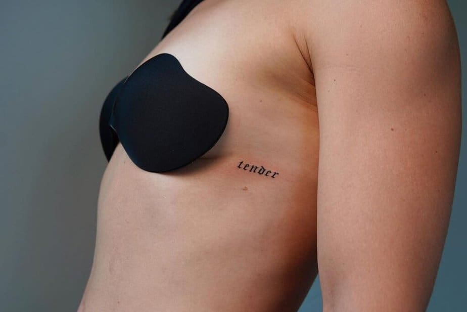 25 Remarkable Rib Tattoos That8217ll Totally Be Worth The Pain 4