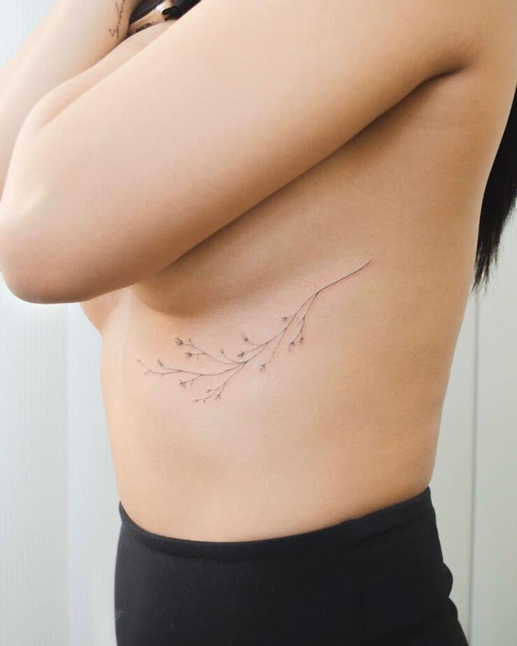 25 Remarkable Rib Tattoos That8217ll Totally Be Worth The Pain 6