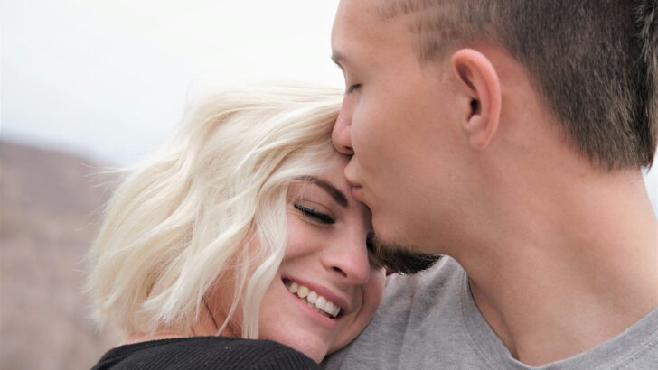 A Strong Woman Knows She Deserves These 10 Things From A Relationship