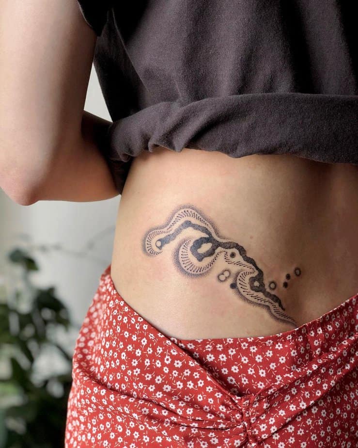 21 Waist Tattoos That Are Not A Waste Of Your Time