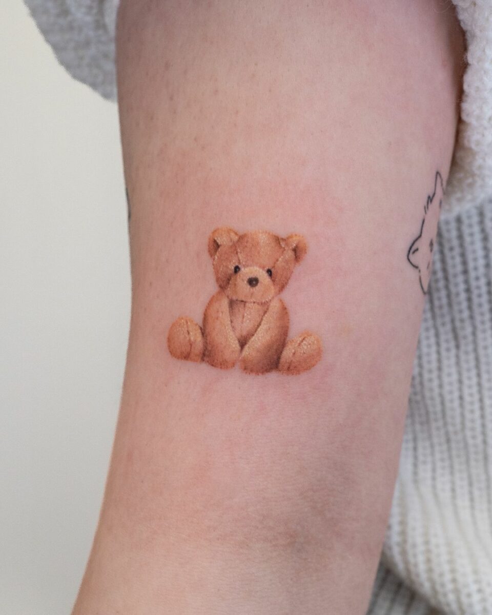 19 Cute Tiny Tattoos That Capture The Imagination