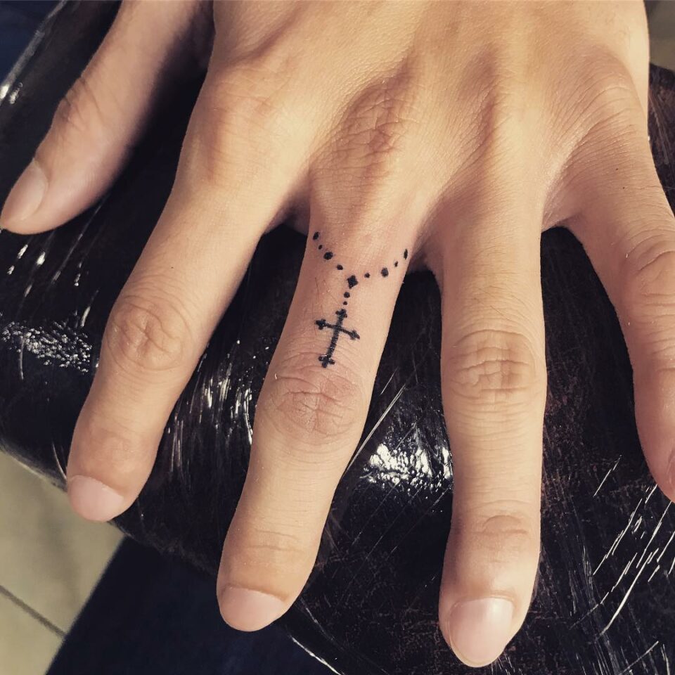 18 Divine Rosary Tattoos For Embodying Spiritual Strength 18-divine-rosary-tattoos-for-embodying-spiritual-strength