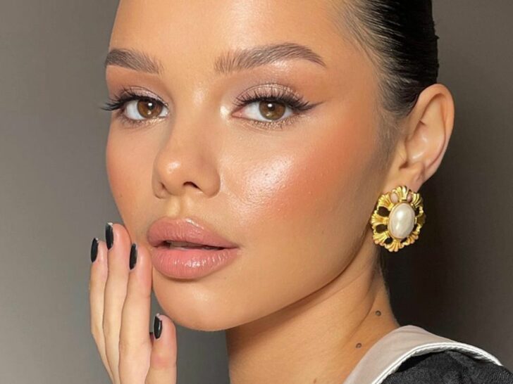 35 Gorgeous Makeup Ideas For Light Brown Eyes