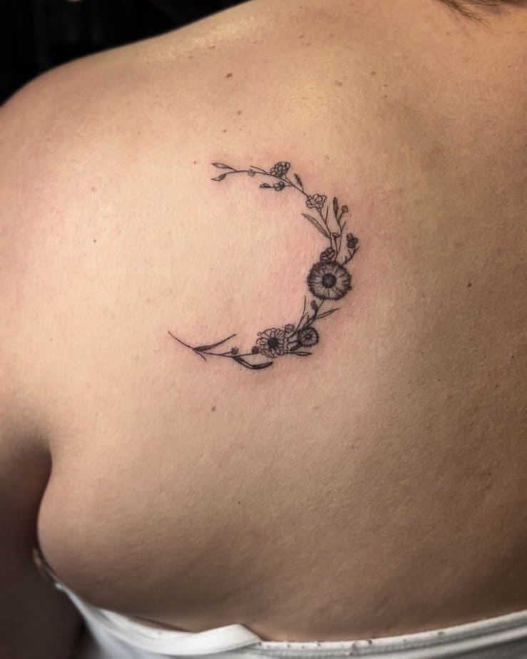 18 Stunning Crescent Moon Tattoos That Are Out Of This World