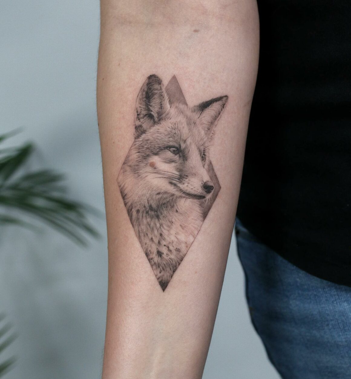 Realistic geometric fox tattoo