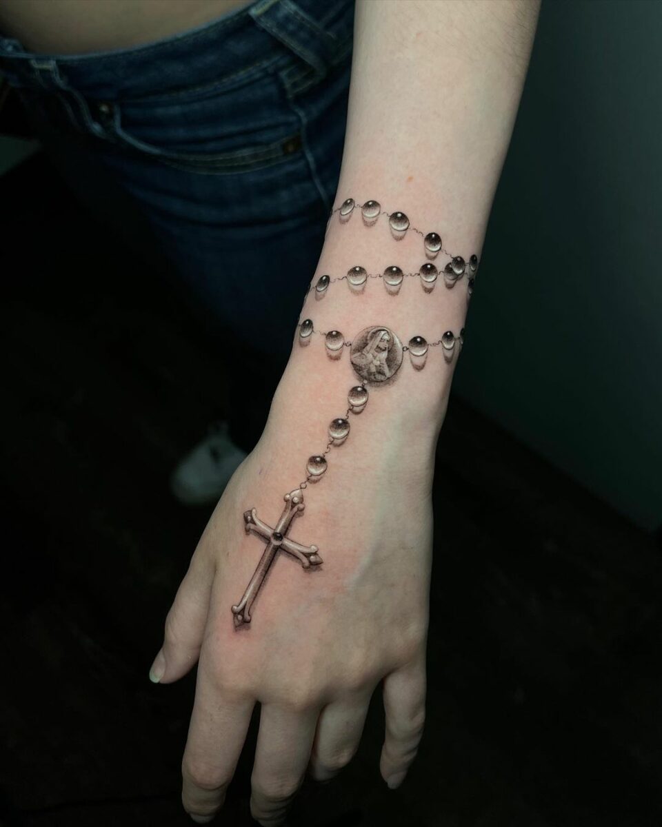20 Popular Cobra Tattoos That ll Make You Slither With Style 20-popular-cobra-tattoos-that-ll-make-you-slither-with-style
