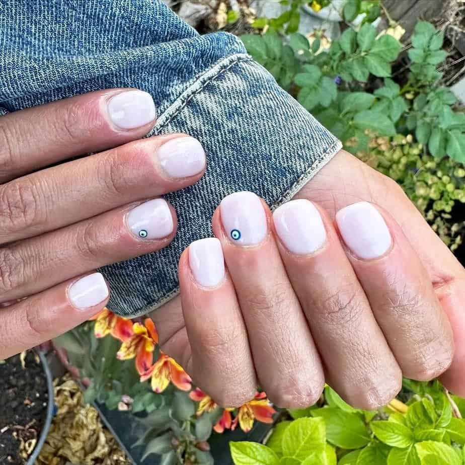 White cashmere nails