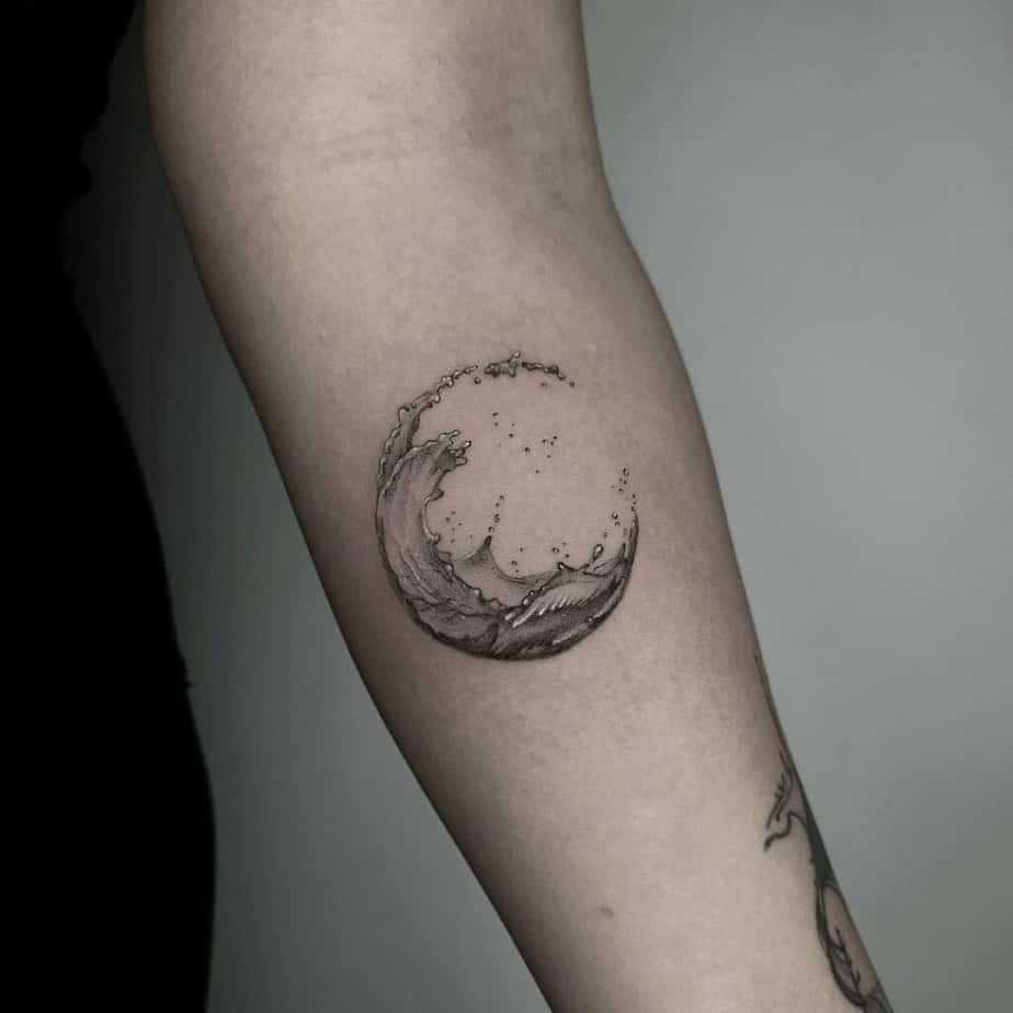 20 Satisfying Wave Tattoo Ideas For Ocean Lovers