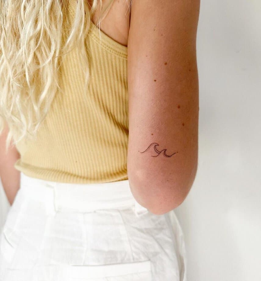 20 Satisfying Wave Tattoo Ideas For Ocean Lovers