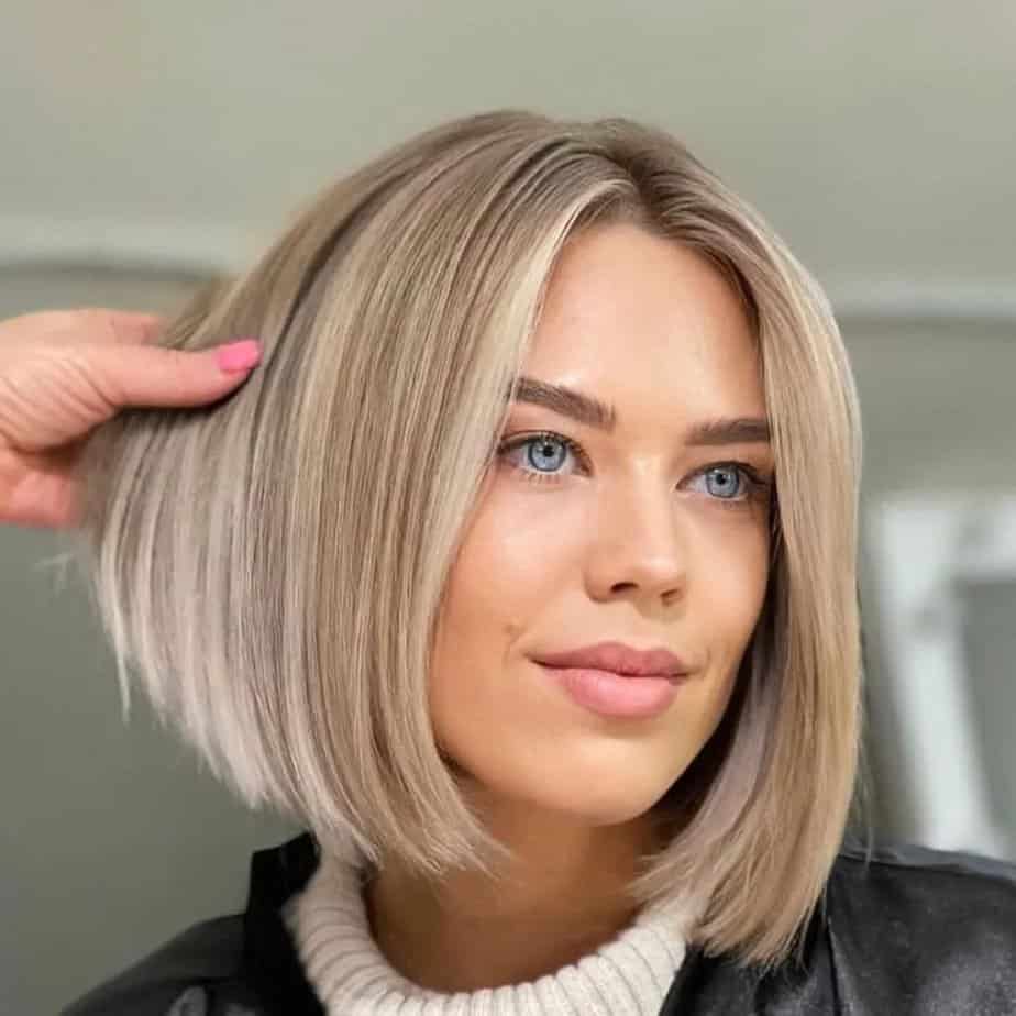 Elegant blonde bob