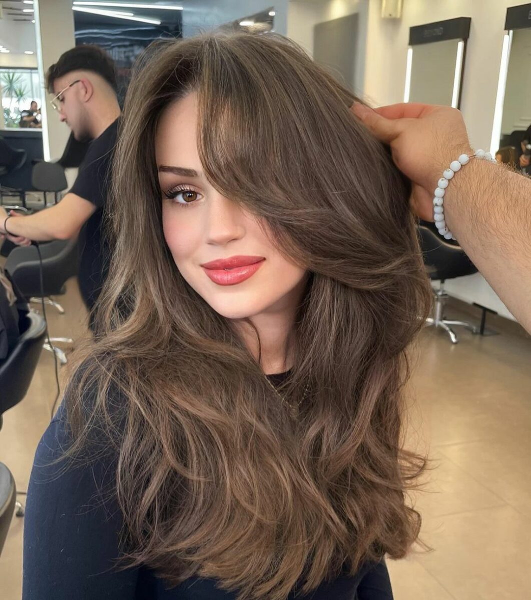 36 Trendy Face-Framing Curtain Bangs That Will Do A Bang-Up Job