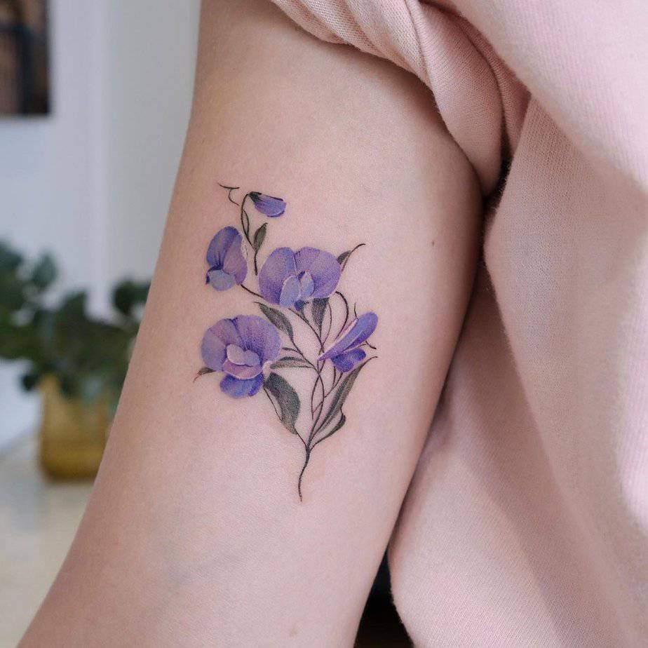 19 Delicate Sweet Pea Tattoo Ideas to Ink a Garden of Delight