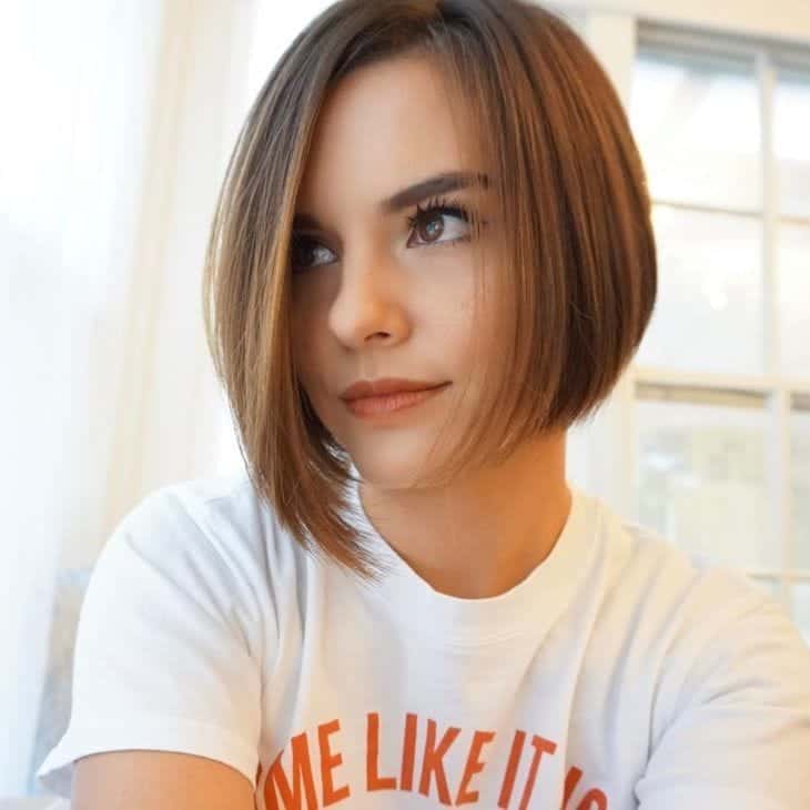 35 Classy Angled Bob Haircuts For A Polished Look