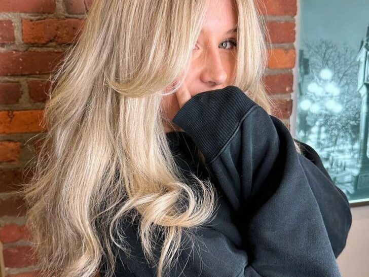 36 Trendy Face-Framing Curtain Bangs That Will Do A Bang-Up Job