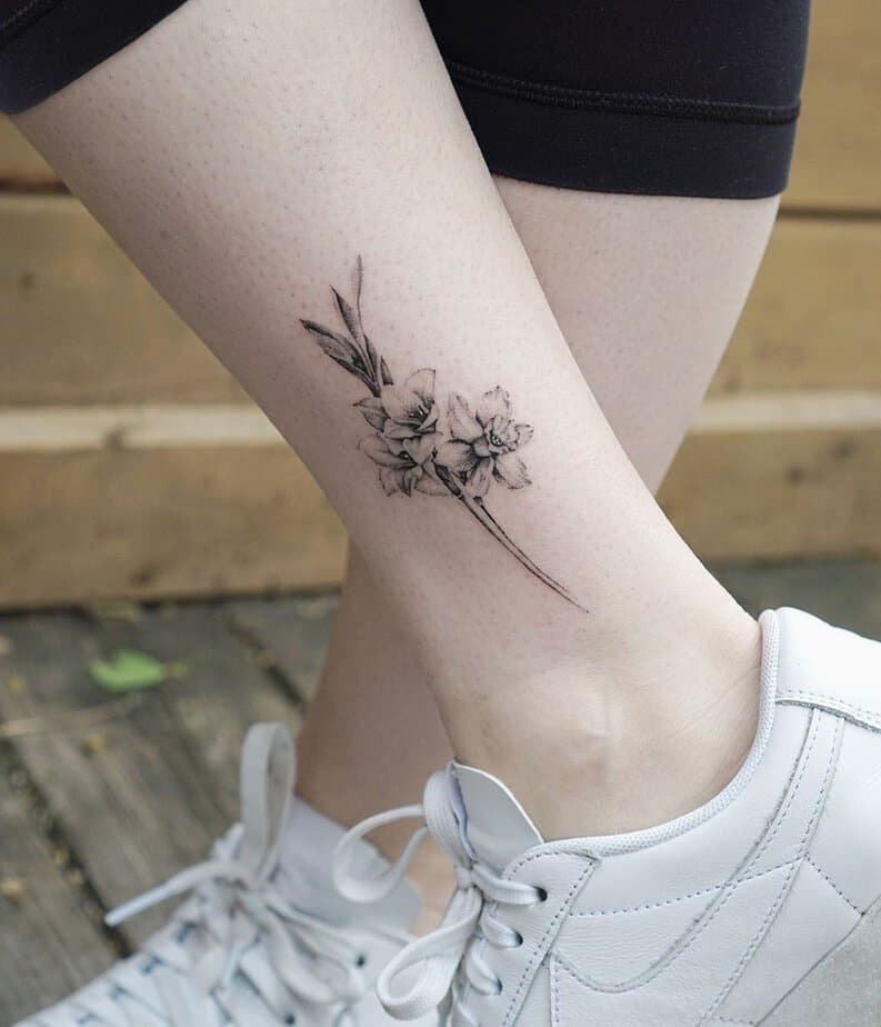 10. Black and gray gladiolus on the calf