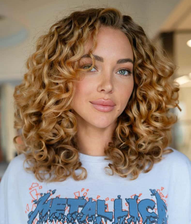 40 Curly Balayage Hair Ideas That Will Curl Your Toes