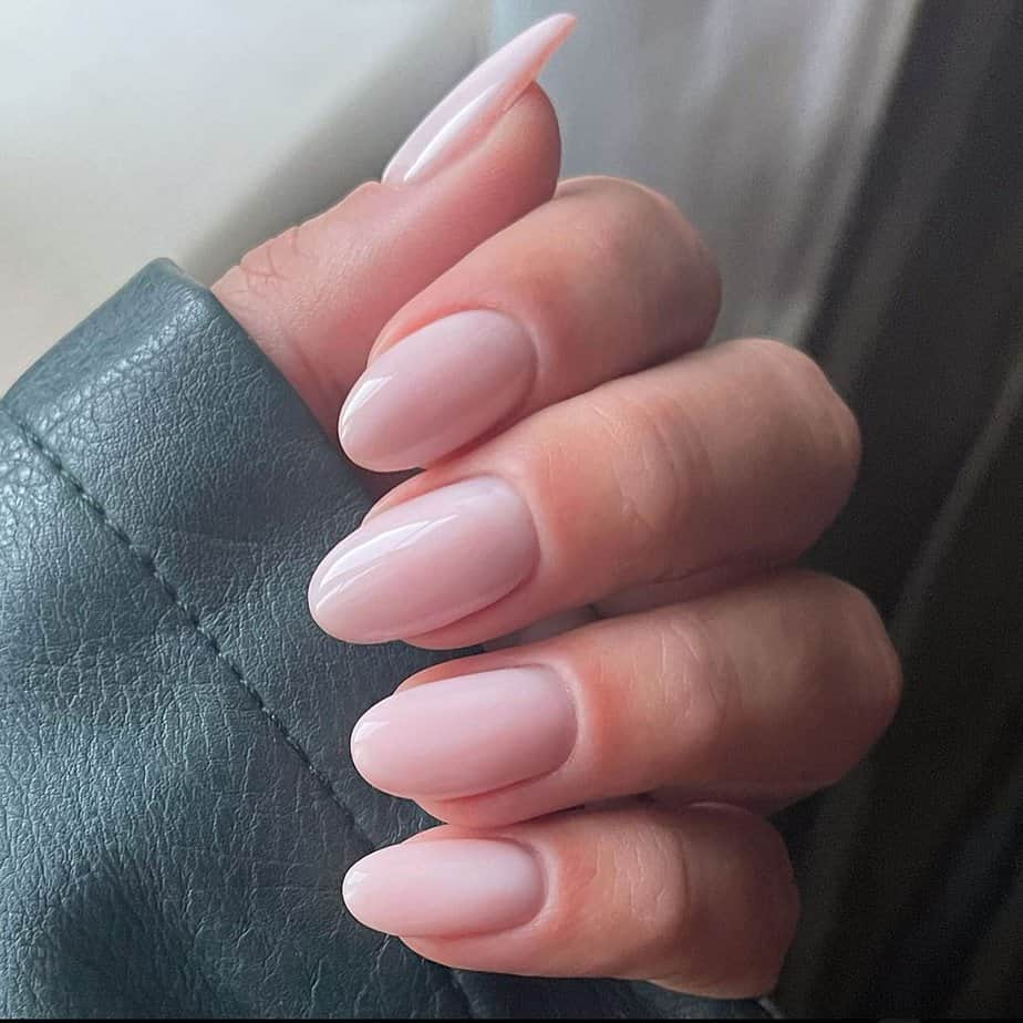 18. Glossy almond nails for all day glam