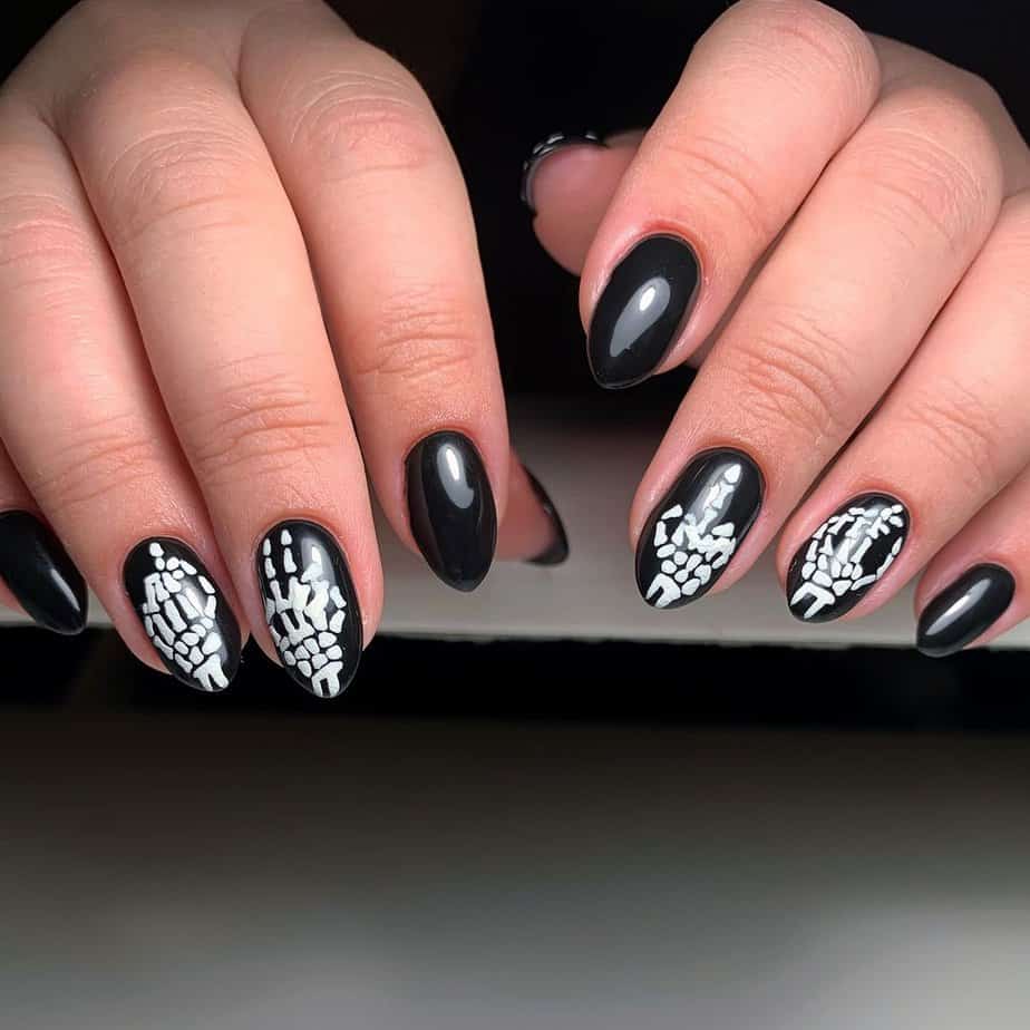 Trick Or Treat Yourself with 40 Simple Halloween Nails You’ll Love