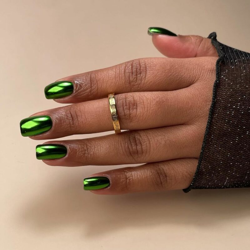 40 Gorgeous Green Chrome Nail Ideas To Make Everyone Green With Envy