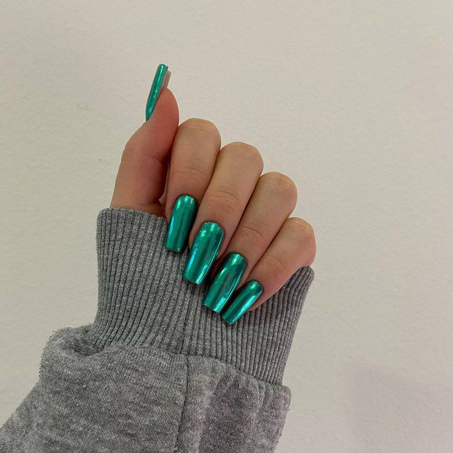 40 Gorgeous Green Chrome Nail Ideas To Make Everyone Green With Envy