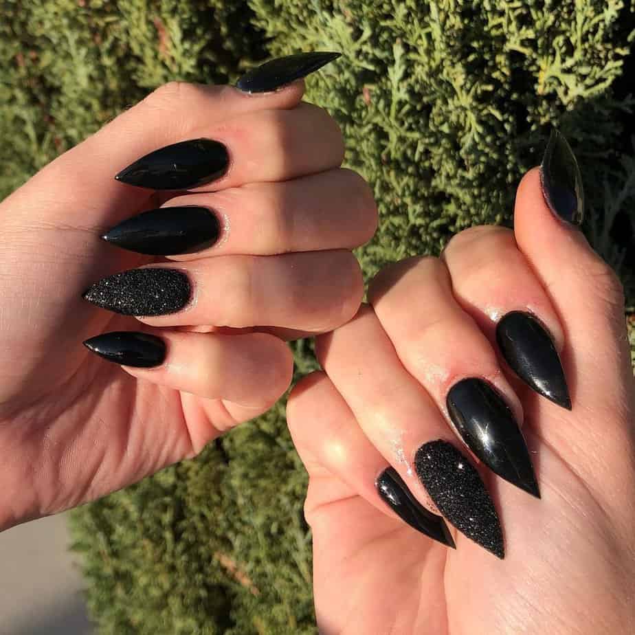 Black stiletto nails