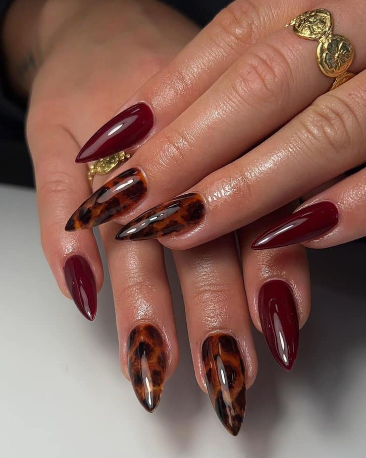 30 Trendy Tortoiseshell Nails To Make Heads Turn