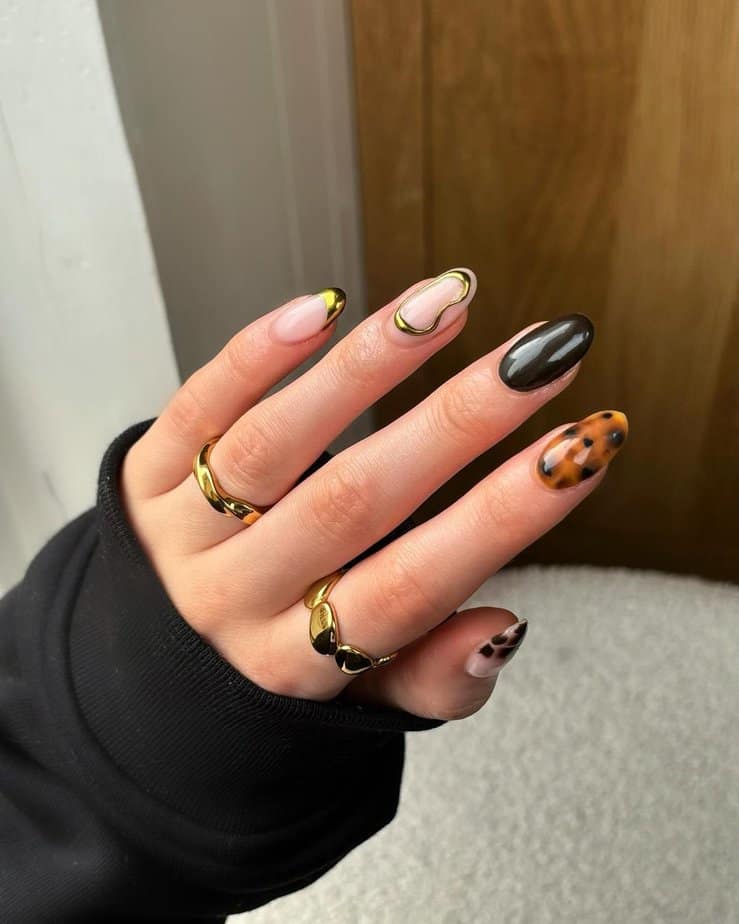 30 Trendy Tortoiseshell Nails To Make Heads Turn