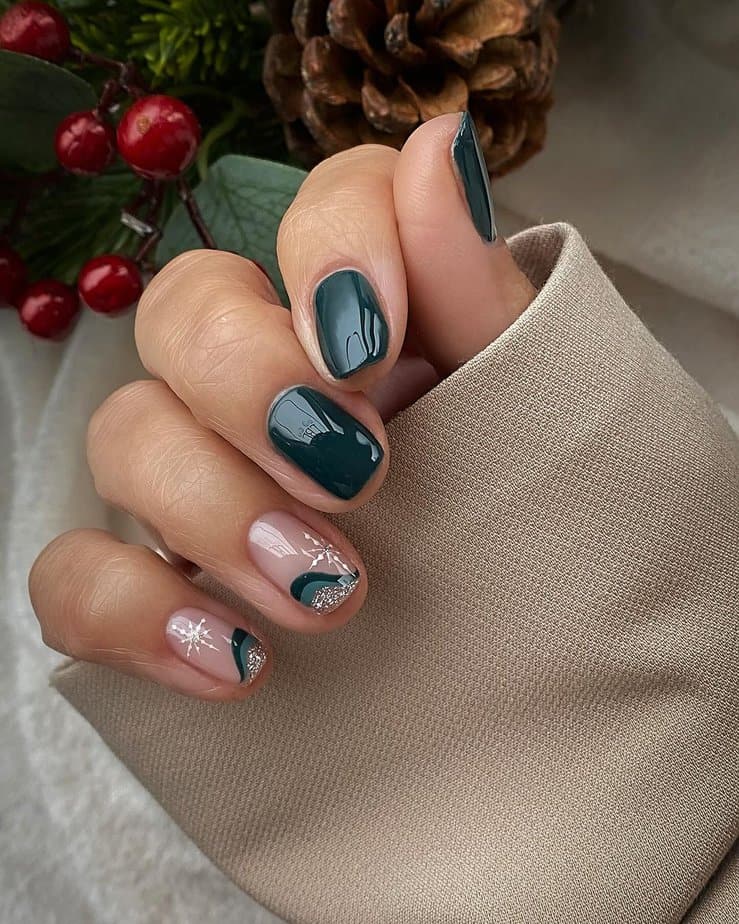 32 Chic December Nails That Will Sleigh the Holiday Look