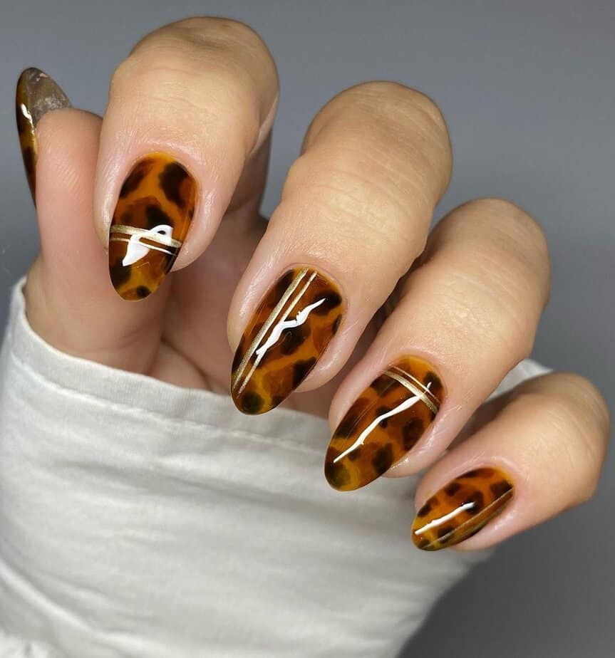 30 Trendy Tortoiseshell Nails To Make Heads Turn