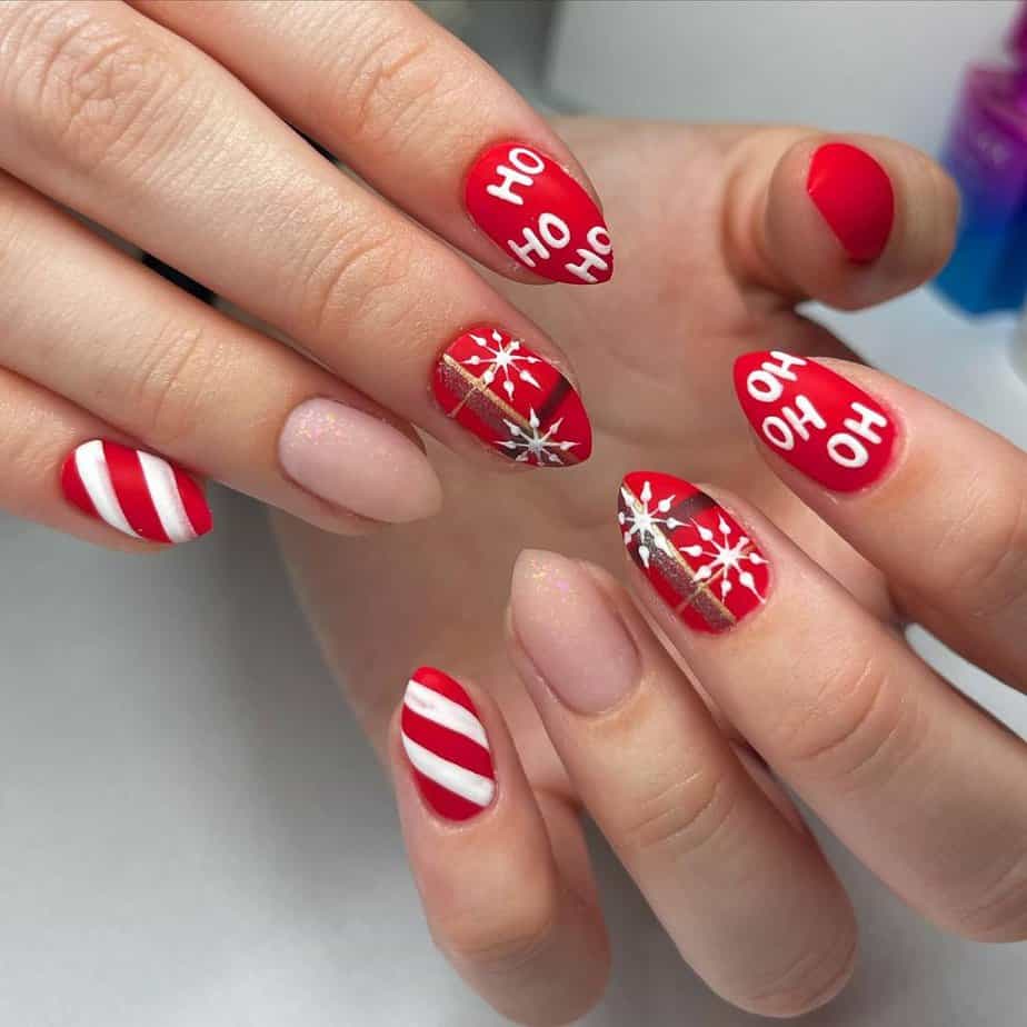 32 Chic December Nails That Will Sleigh the Holiday Look