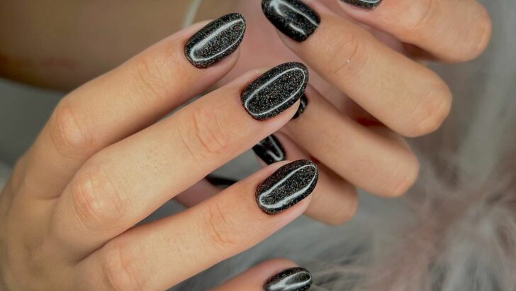 34 Mesmerizing Black Glitter Nails With A Cosmic Twinkle