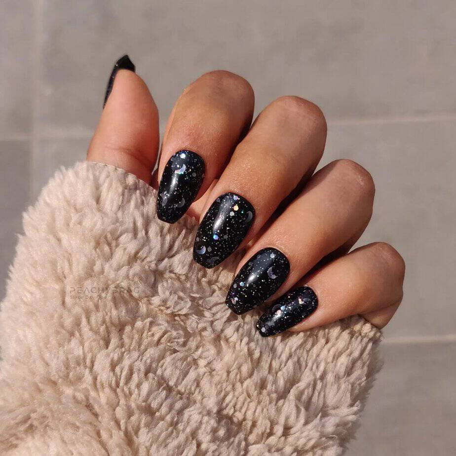 34 Mesmerizing Black Glitter Nails With A Cosmic Twinkle