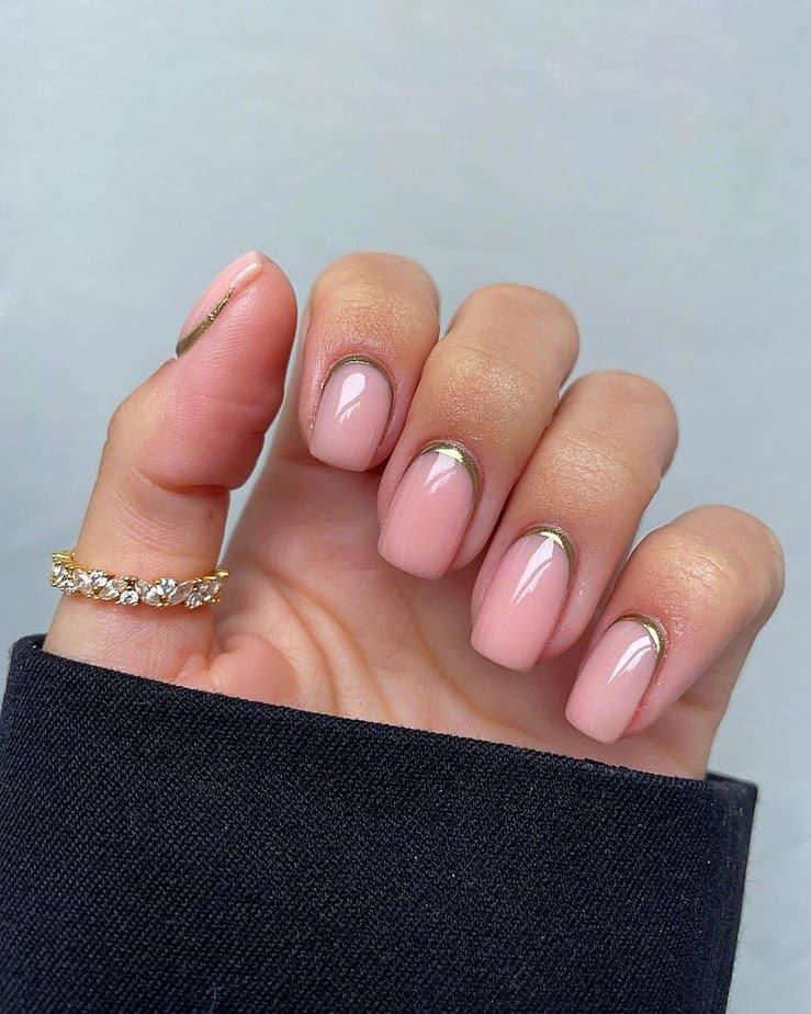 32 Chic December Nails That Will Sleigh the Holiday Look