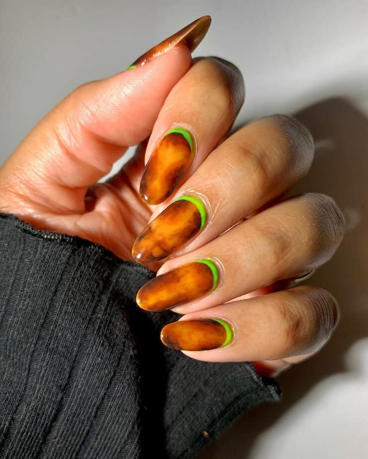 30 Trendy Tortoiseshell Nails To Make Heads Turn