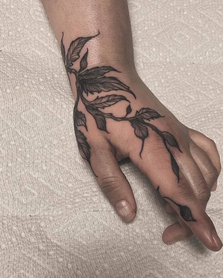 18 Stunning Poison Ivy Tattoo Ideas To Express Your Wild Side