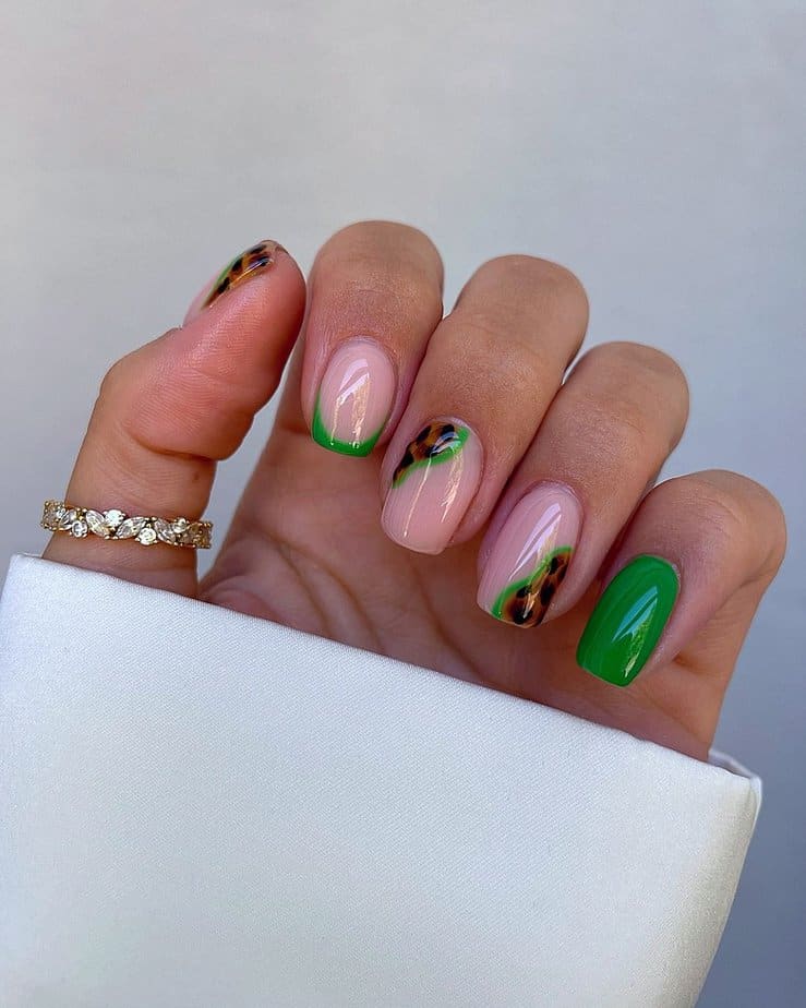 30 Trendy Tortoiseshell Nails To Make Heads Turn