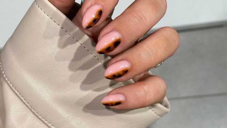 35 Creative Nail Ideas For October To Perfect Your Fall Vibe