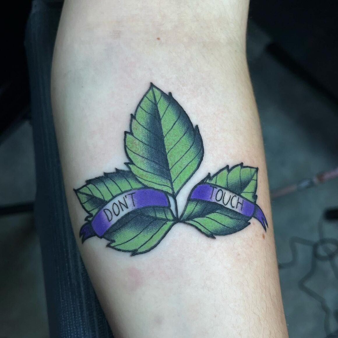 18 Stunning Poison Ivy Tattoo Ideas To Express Your Wild Side