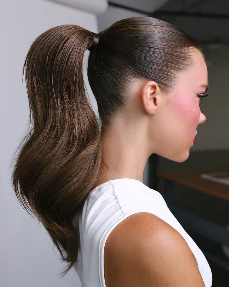 Voluminous ponytail