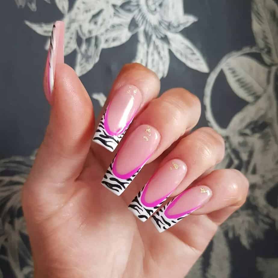 37 Beautiful Zebra Nails That Are Pure Magic