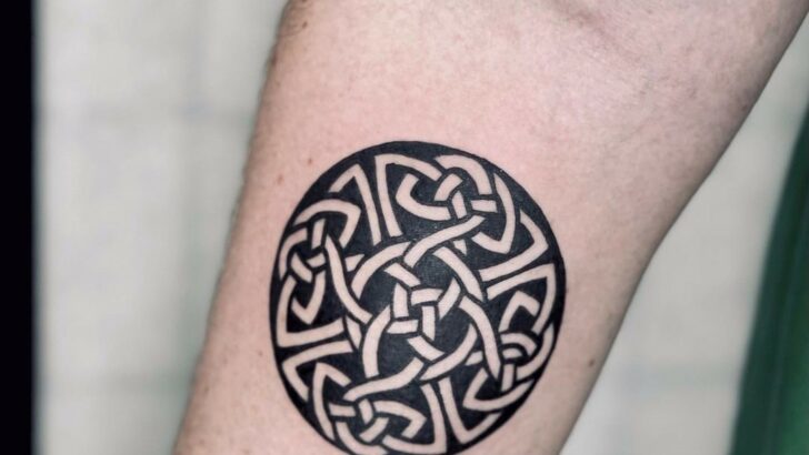 Get Tangled In These 20 Incredible Celtic Knot Tattoos