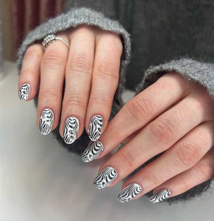 37 Beautiful Zebra Nails That Are Pure Magic