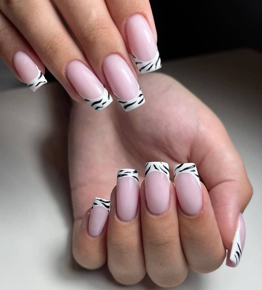 37 Beautiful Zebra Nails That Are Pure Magic