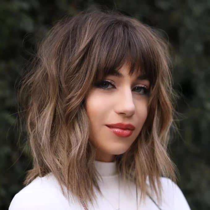 40 Shaggy Lob Haircut Ideas For A Low-Maintenance, High-Style Vibe