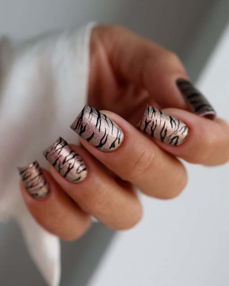 37 Beautiful Zebra Nails That Are Pure Magic