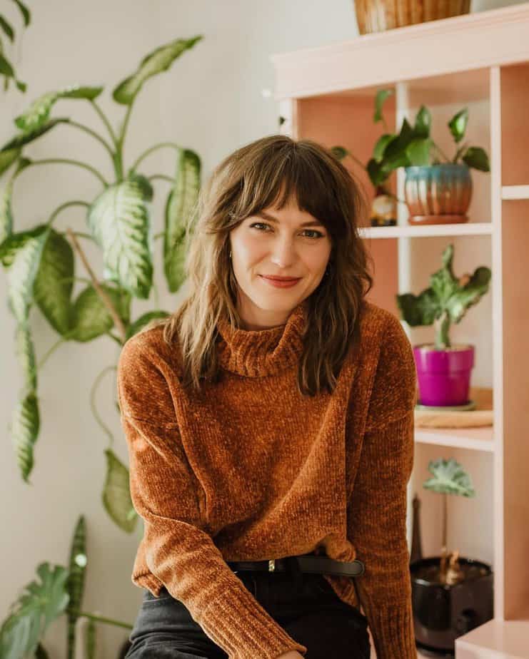 4. Curtain bangs for that &lsquo;70s vibe