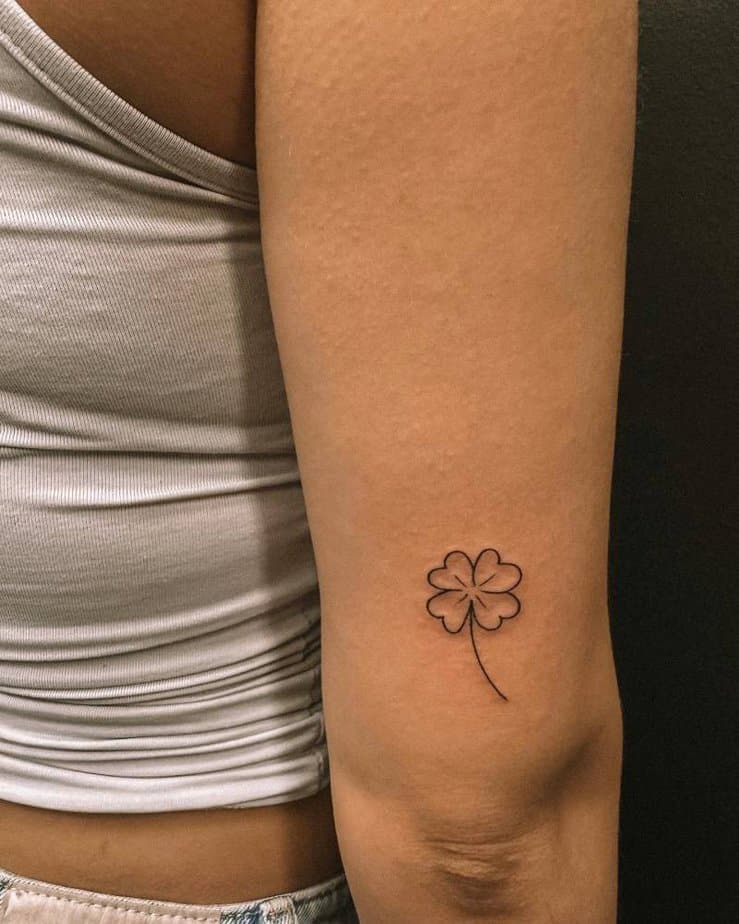 4. Simple arm clover with a classic touch