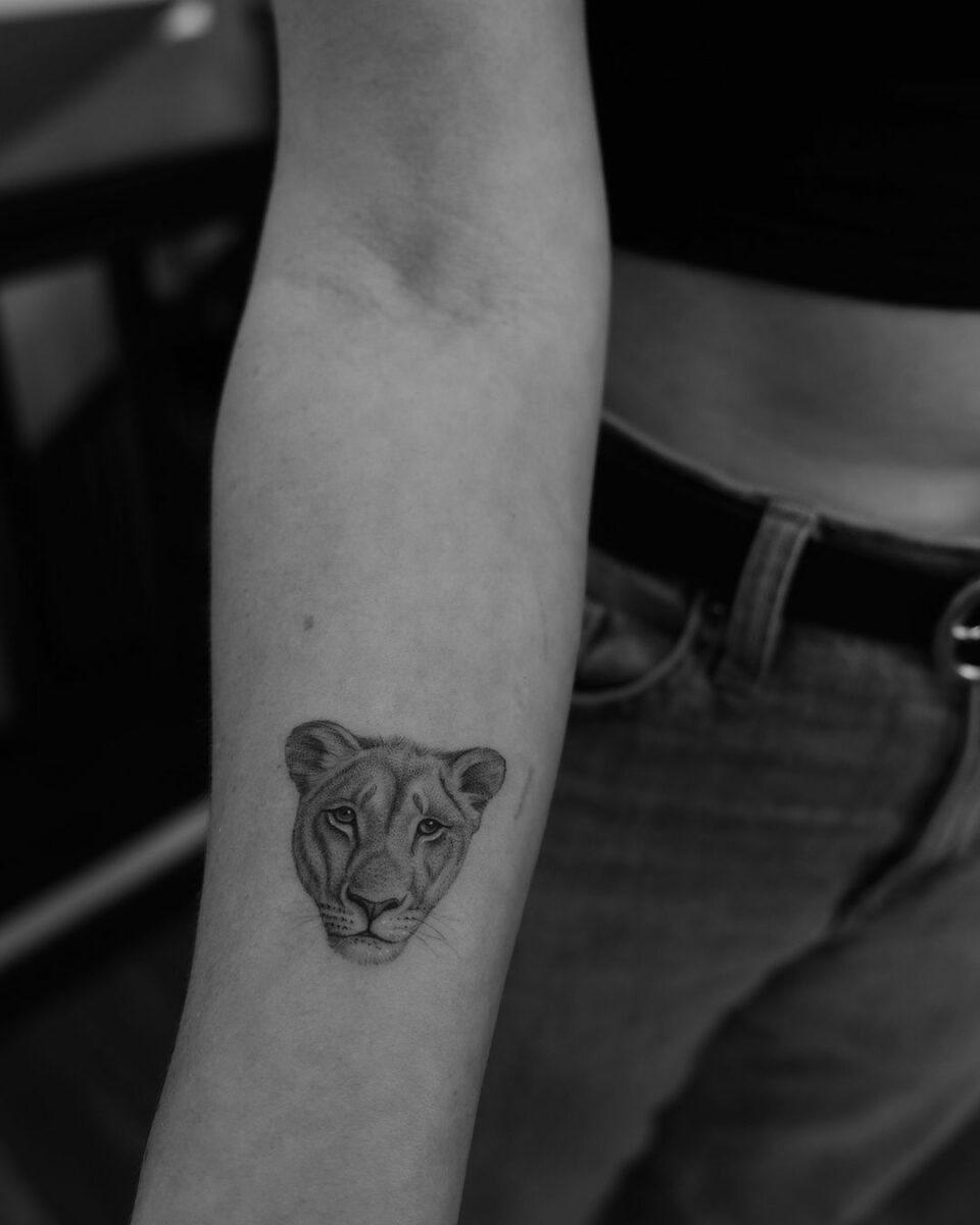 20 Mesmerizing Lioness Tattoo Ideas For The True Queen Of The Jungle