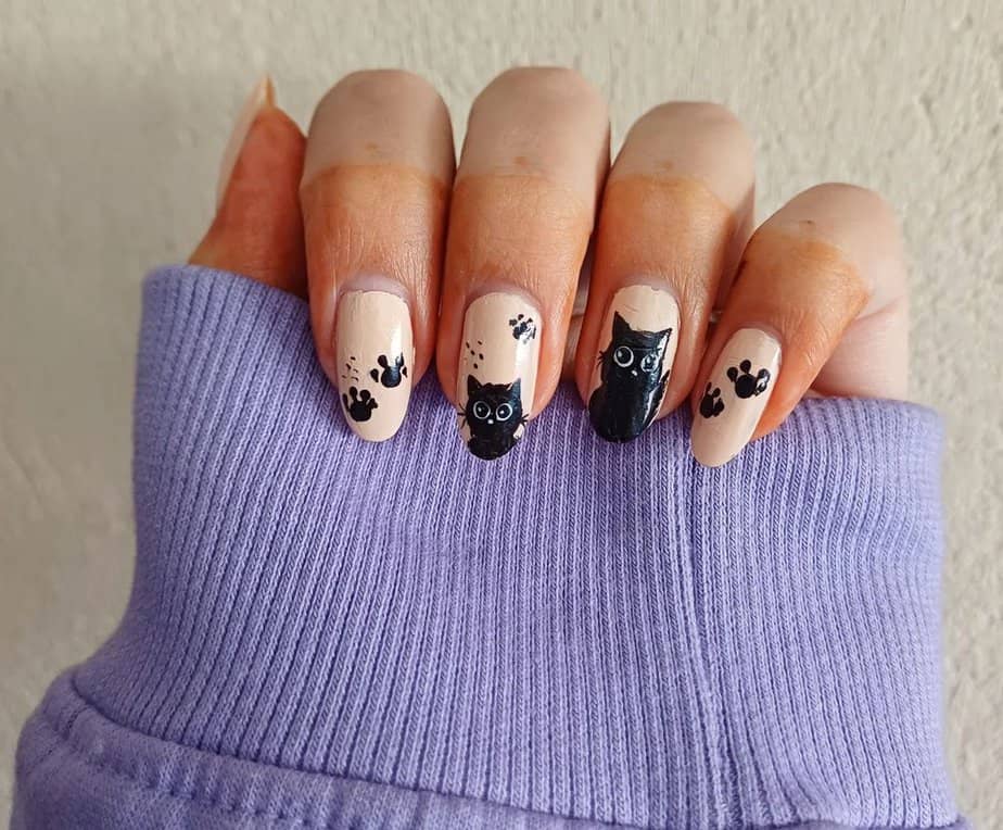 31 Purrfectly Cute Cat-Themed Nail Designs