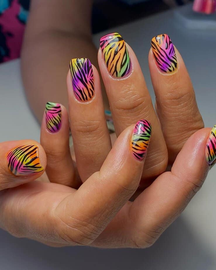 37 Beautiful Zebra Nails That Are Pure Magic